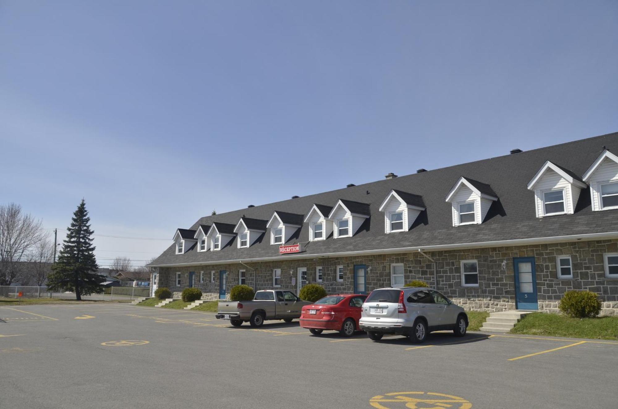 Motel Grande Ile Salaberry-de-Valleyfield Exterior photo