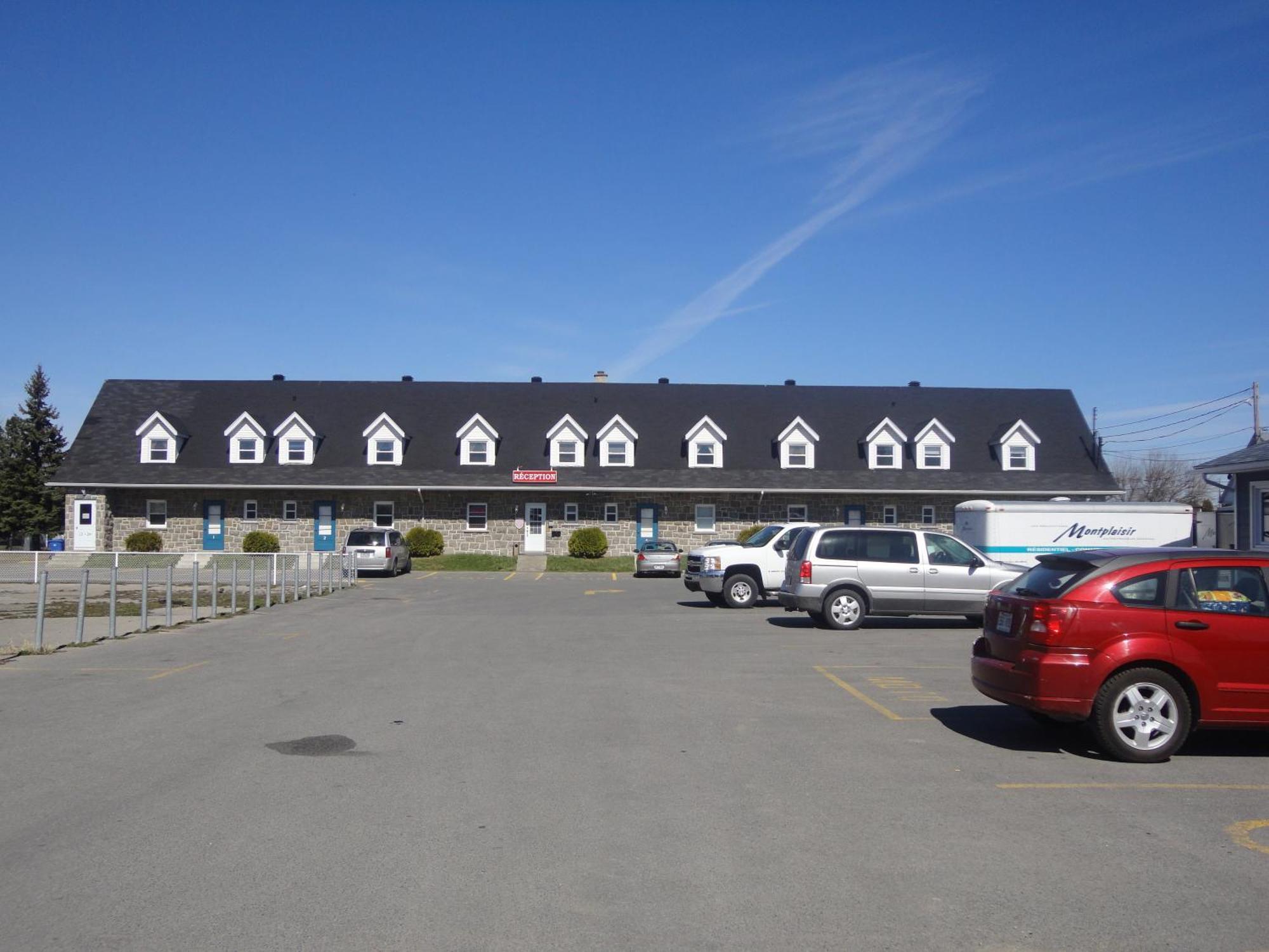 Motel Grande Ile Salaberry-de-Valleyfield Exterior photo